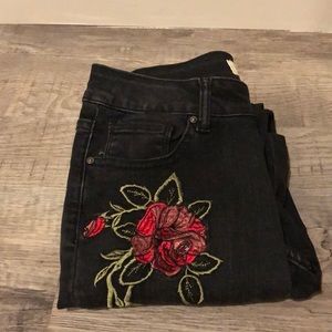 Embroidered skinny jeans